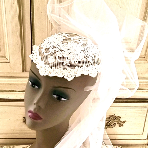 Vintage Accessories - VTG IVORY BRIDAL JULIET CAP WITH 38 IN. VEIL! MINT